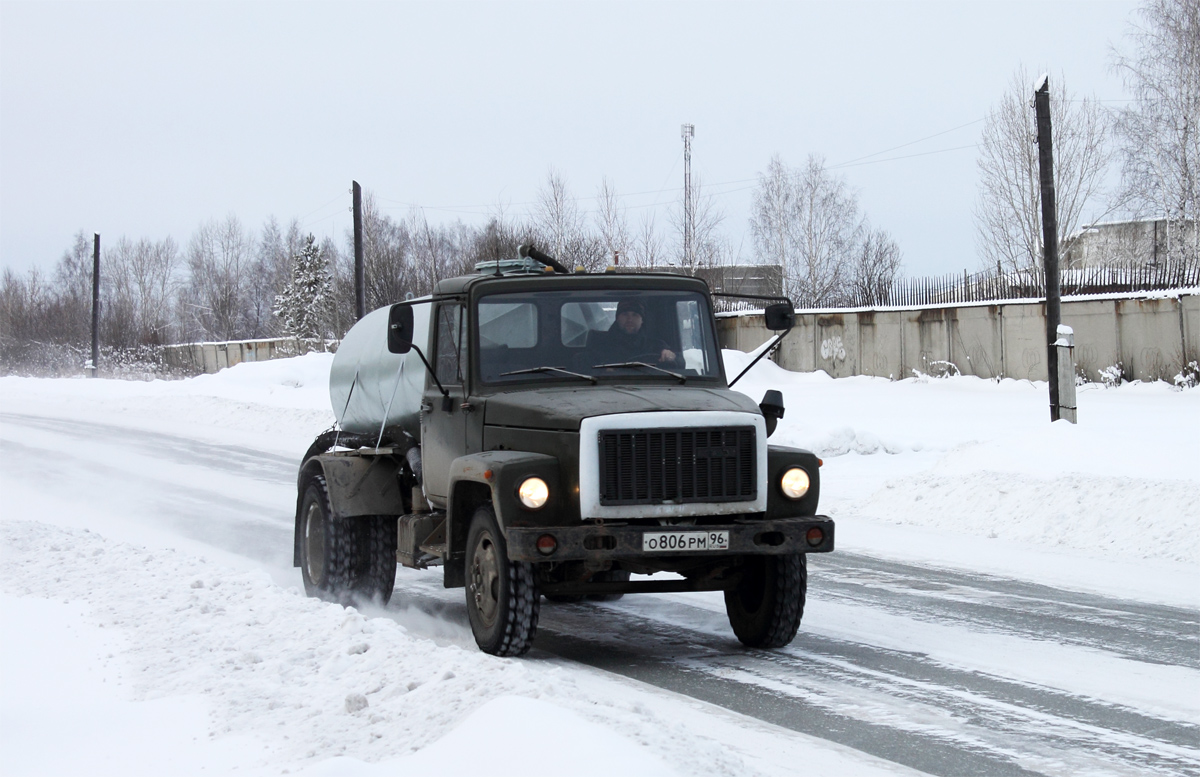 Свердловская область, № О 806 РМ 96 — ГАЗ-4301