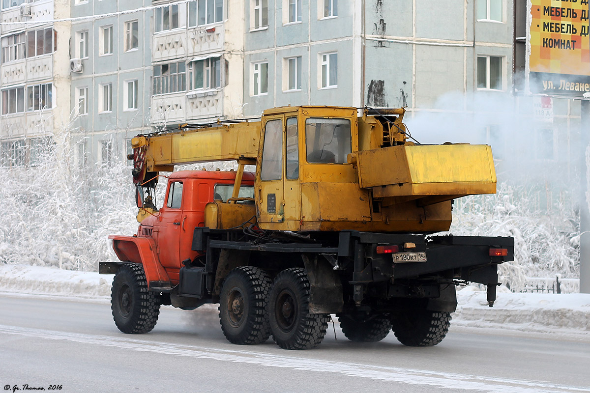 Саха (Якутия), № Р 180 КТ 14 — Урал-5557-10