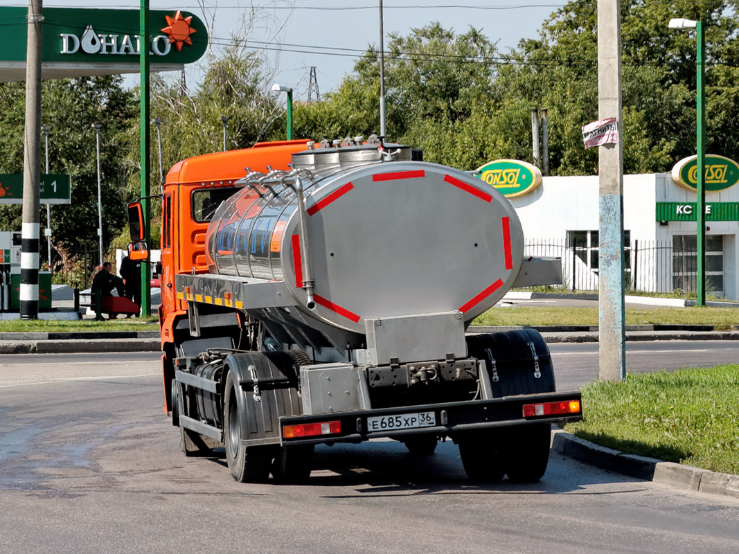 Воронежская область, № Е 685 ХР 36 — КамАЗ-43253-R4(28)