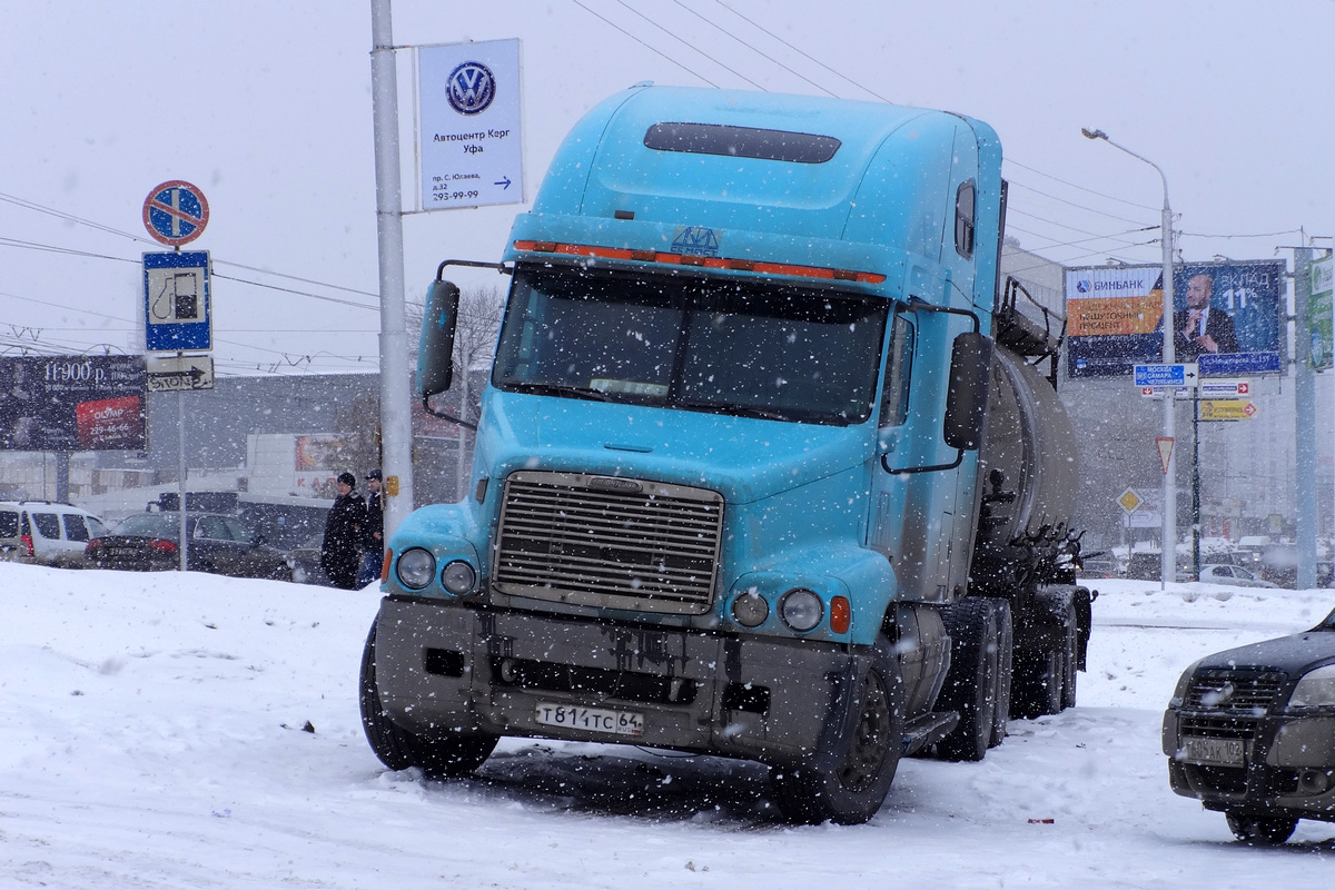 Саратовская область, № Т 814 ТС 64 — Freightliner Century Class