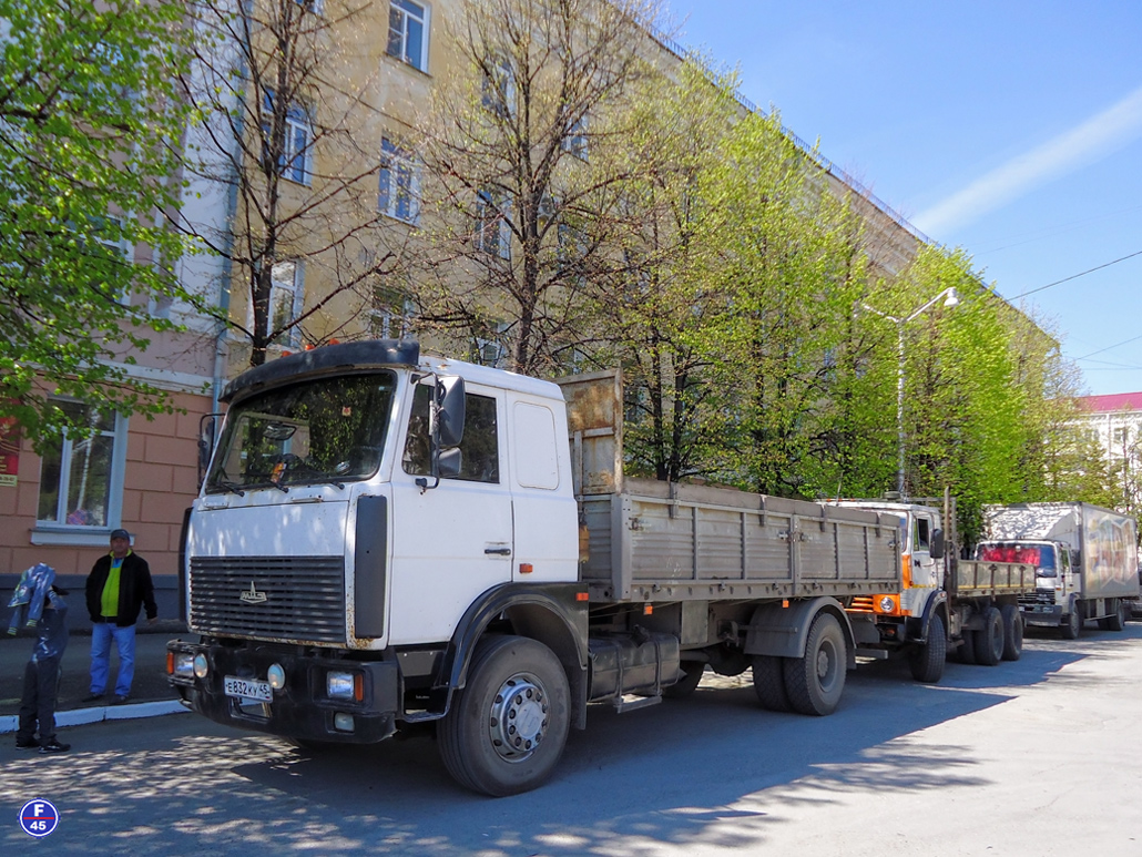 Курганская область, № Е 832 КУ 45 — МАЗ-533603
