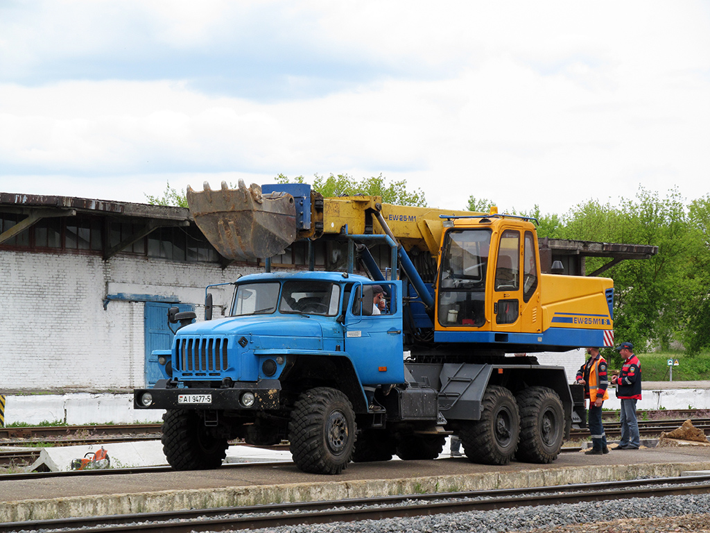 Минская область, № АІ 9477-5 — Урал-4320 / 5557 (общая модель)