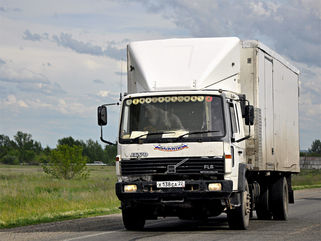 Алтайский край, № Х 138 СА 22 — Volvo FL6