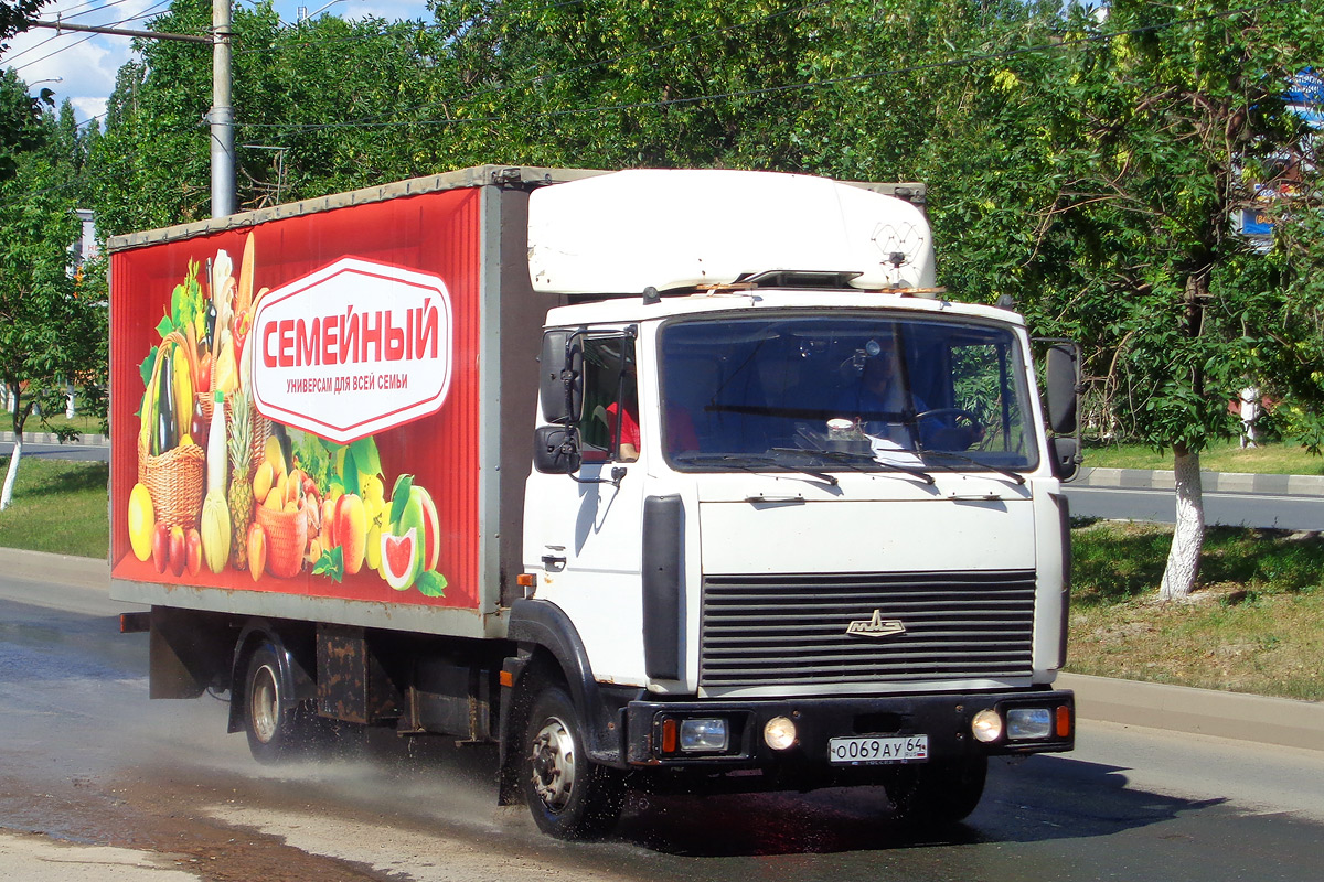 Саратовская область, № О 069 АУ 64 — МАЗ-437041