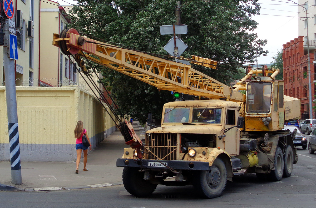 Саратовская область, № В 365 НК 64 — КрАЗ-257К1