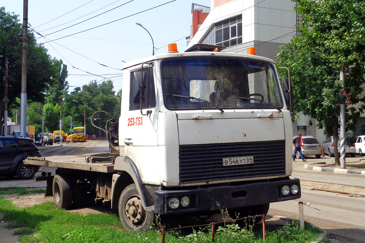Саратовская область, № В 546 УТ 64 — МАЗ-437040