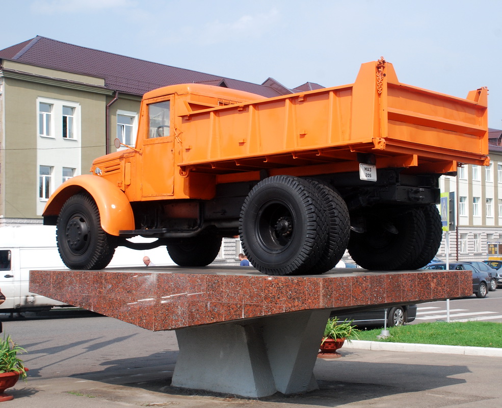 Минск, № (BY-7) Б/Н 0024 — МАЗ-205; Техника на постаментах, памятники (Минск); Транспортные средства без номеров (Минск)