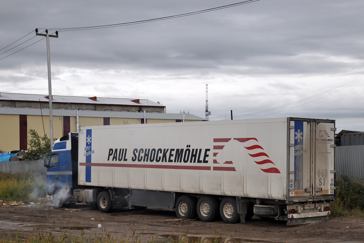 Киргизия, № S 8572 J — Volvo ('1993) FH12.420; Киргизия, № 069 SJ — Schmitz Cargobull S.KO (SCB*S3B) общ.мод