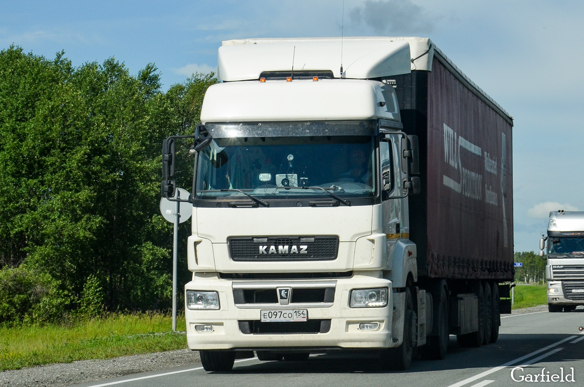 Новосибирская область, № Е 097 СО 154 — КамАЗ-5490-S5(87)