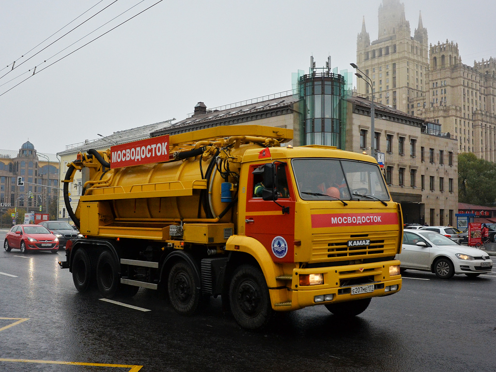 Москва, № Е 207 МЕ 177 — КамАЗ-6540-10 [65400K]