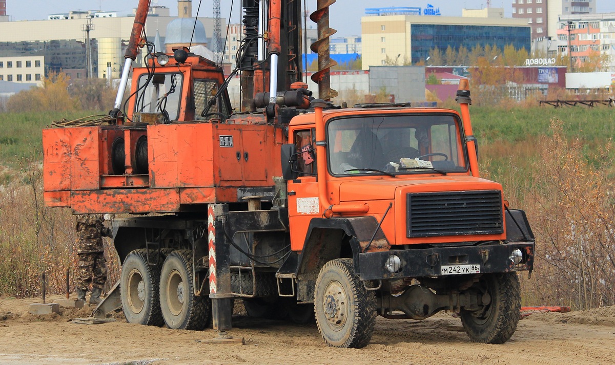 Ханты-Мансийский автоном.округ, № М 242 УК 86 — IVECO 260-25 ANW