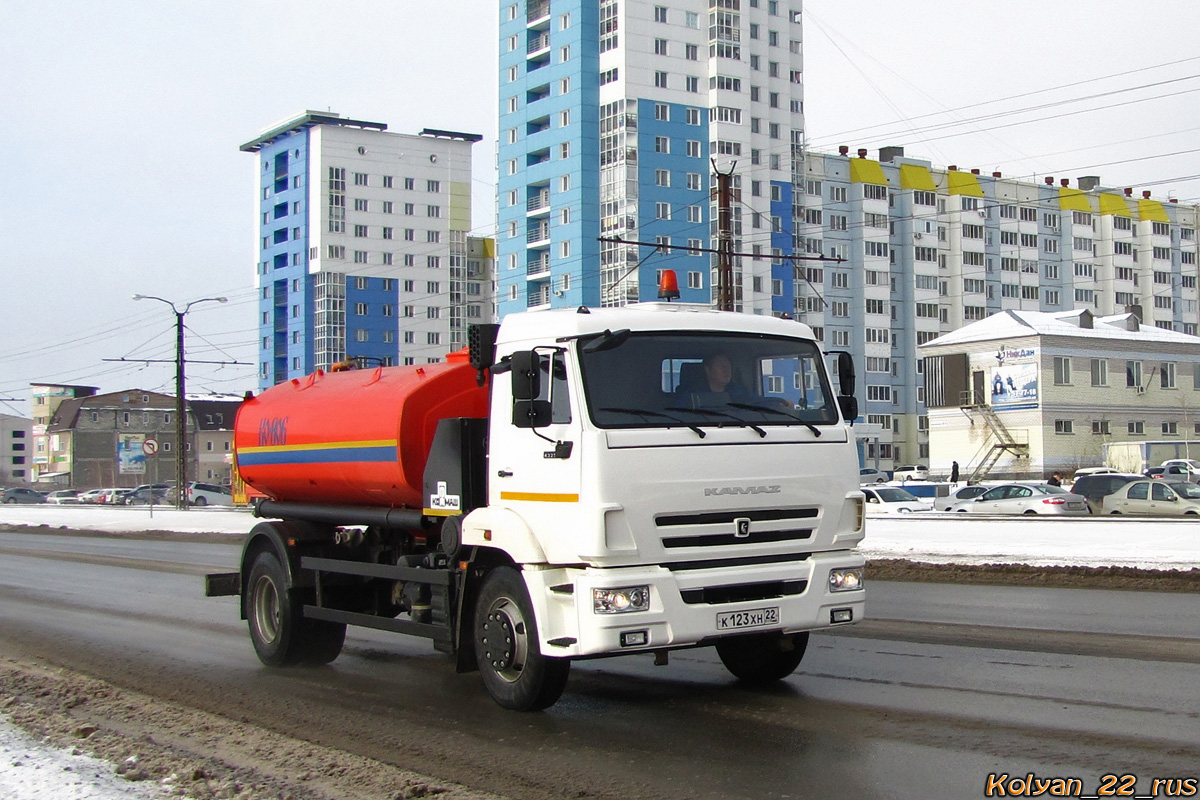 Алтайский край, № К 123 ХН 22 — КамАЗ-43253-R4(28)