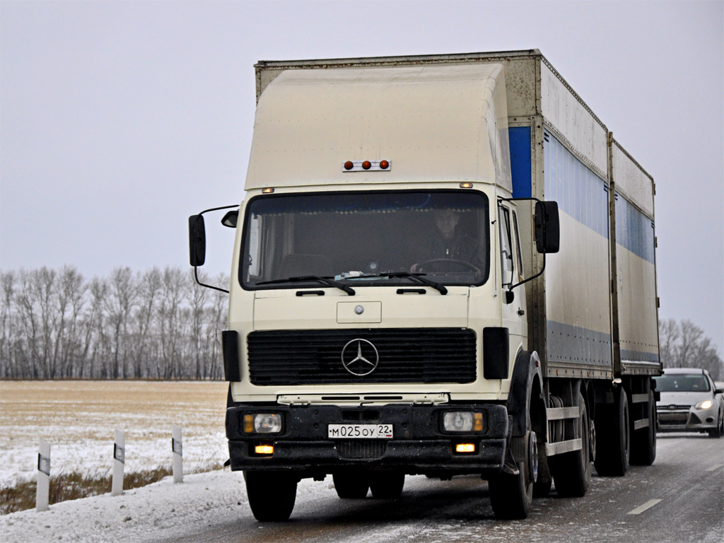 Алтайский край, № М 025 ОУ 22 — Mercedes-Benz NG 2235