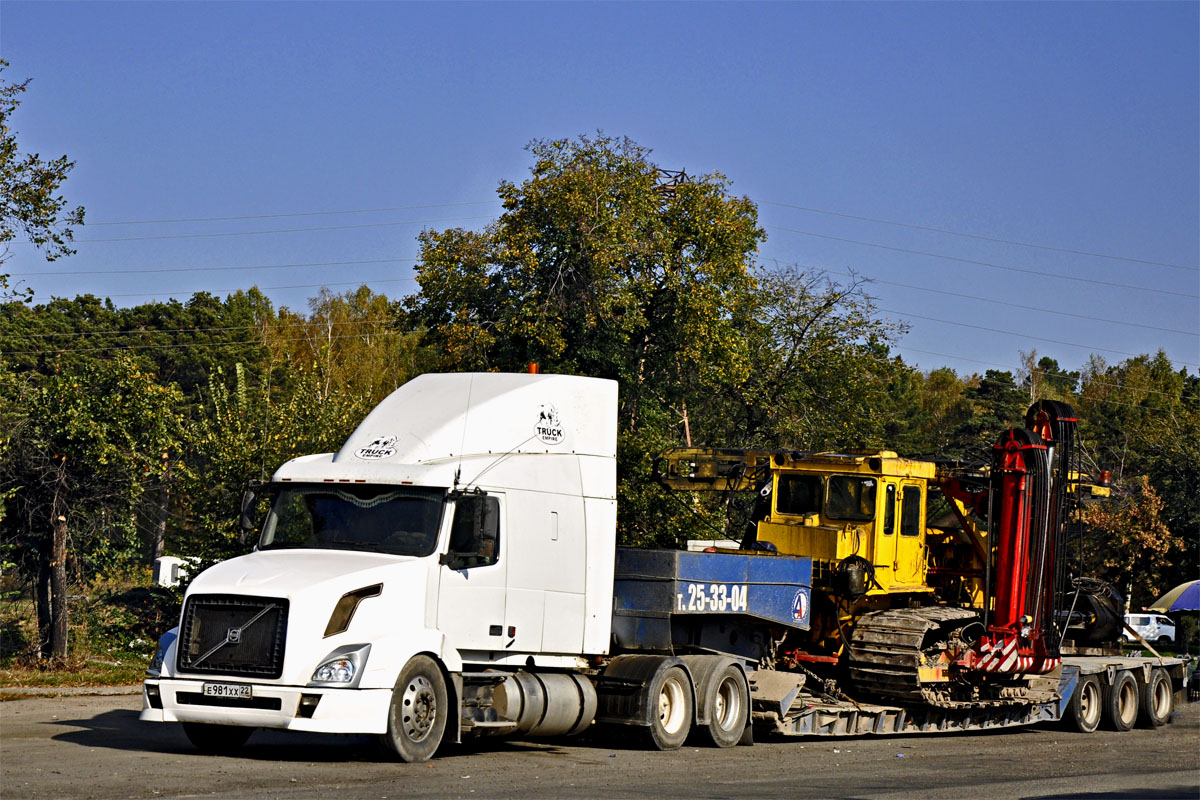 Алтайский край, № Е 981 ХХ 22 — Volvo VNL630