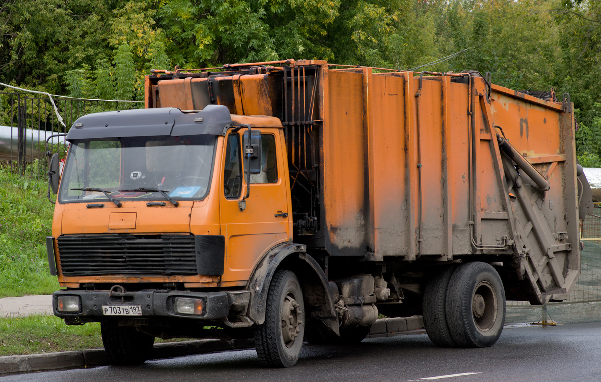 Москва, № Р 703 ТВ 197 — Mercedes-Benz NG 1622
