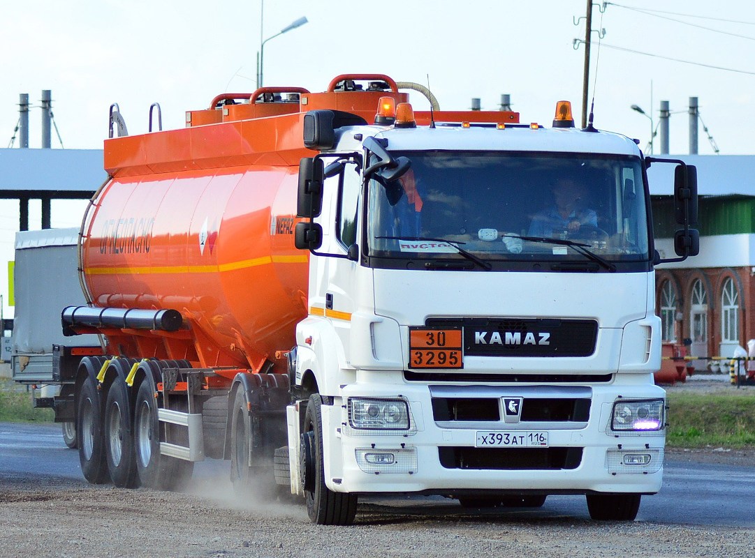 Татарстан, № Х 393 АТ 116 — КамАЗ-5490-S5(87)