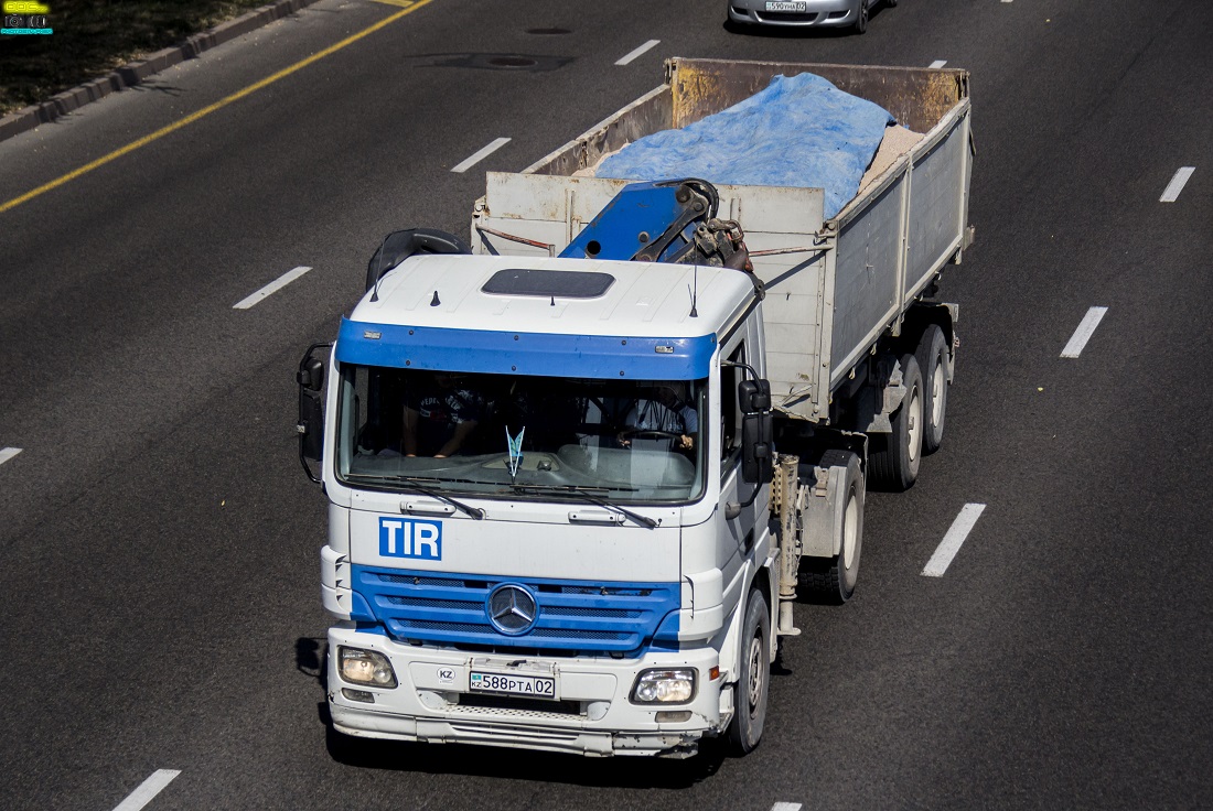 Алматы, № 588 PTA 02 — Mercedes-Benz Actros ('2003) 1844