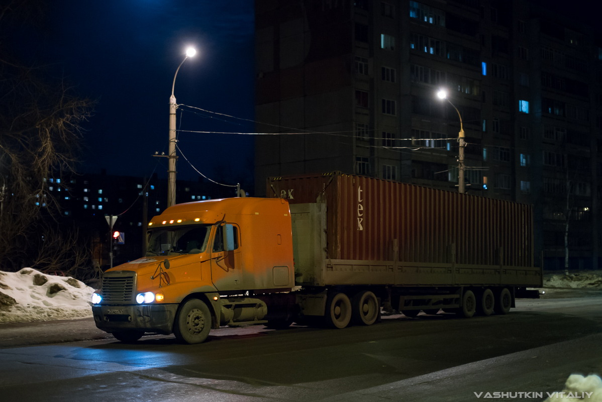 Пермский край, № К 204 ОТ 159 — Freightliner Century Class
