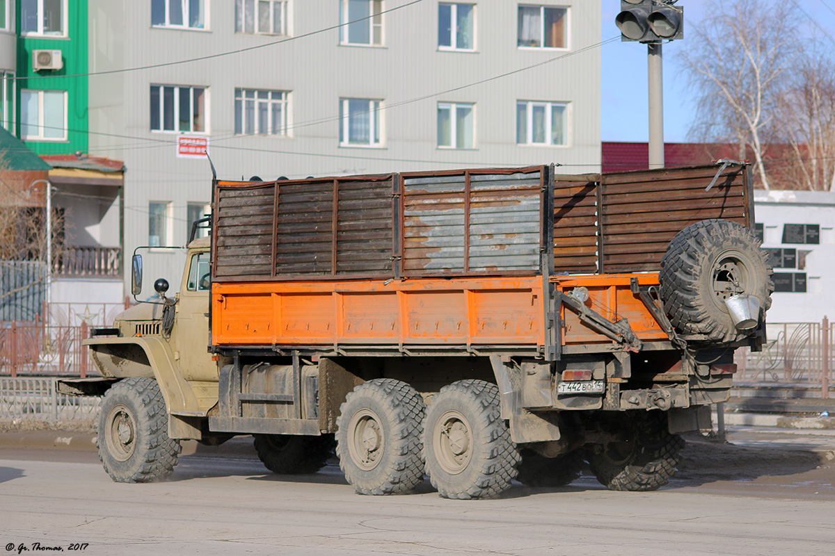 Саха (Якутия), № Т 442 ВО 14 — Урал-5557