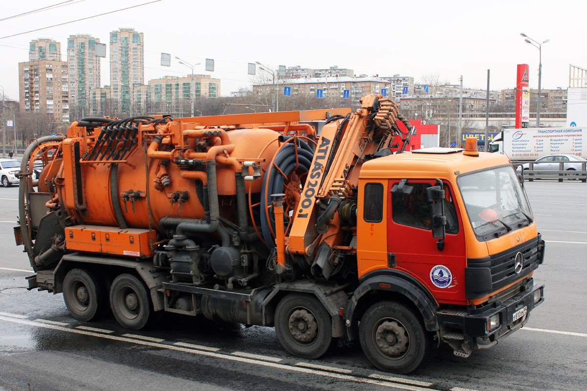 Москва, № Р 810 ВМ 99 — Mercedes-Benz SK 3538