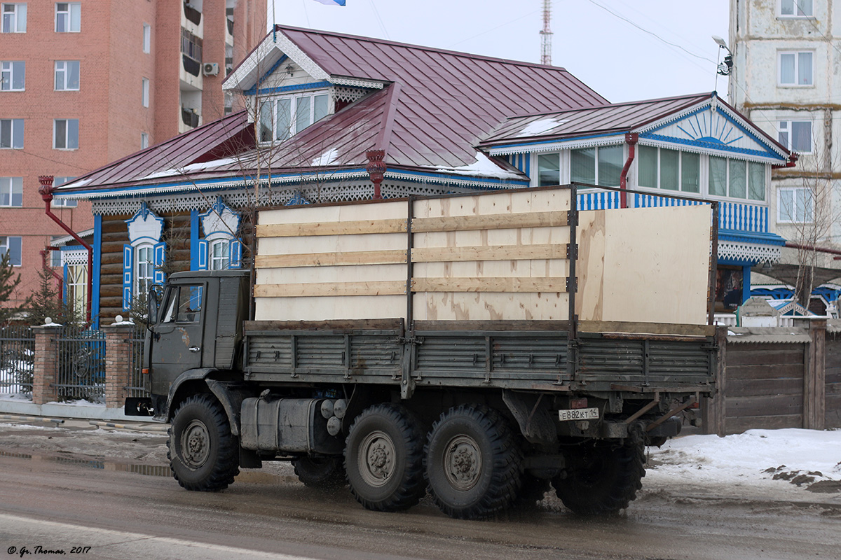 Саха (Якутия), № Е 882 КТ 14 — КамАЗ-43106