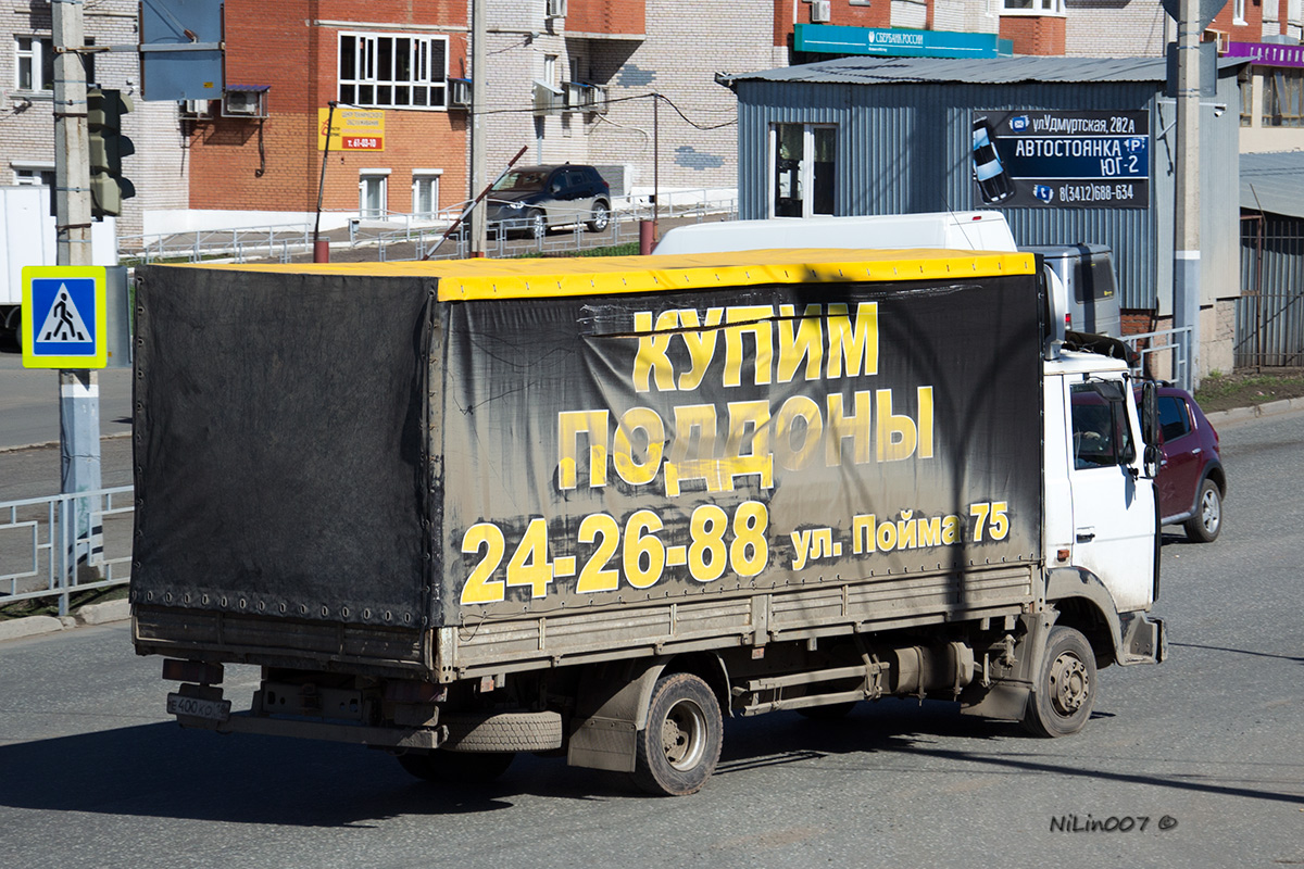Удмуртия, № Е 400 КО 18 — МАЗ-437040