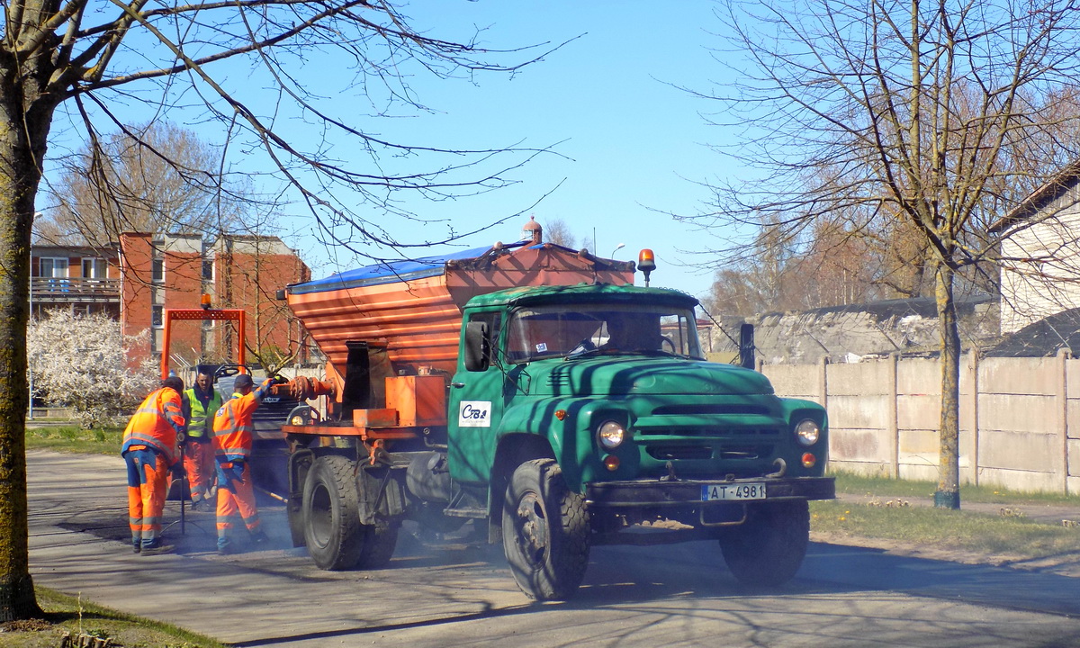 Латвия, № AT-4981 — ЗИЛ-495710