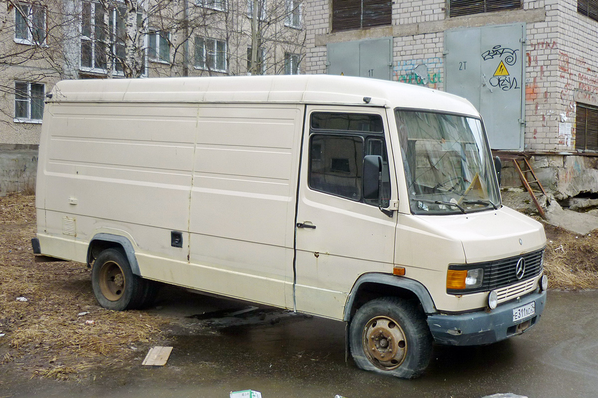 Архангельская область, № Е 311 ХС 29 — Mercedes-Benz T2 ('1986) 609