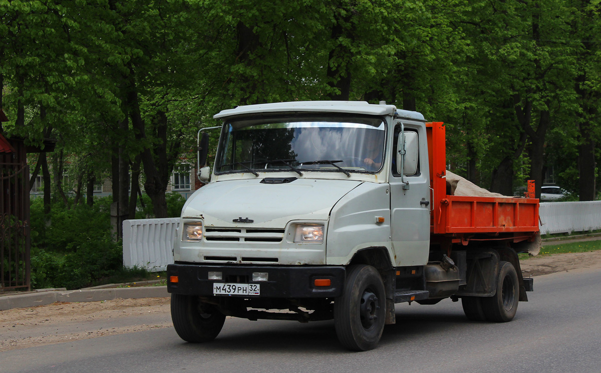 Брянская область, № М 439 РН 32 — ЗИЛ-5301БО "Бычок"