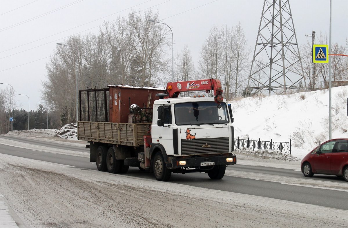 Красноярский край, № В 711 ХХ 24 — МАЗ-630305