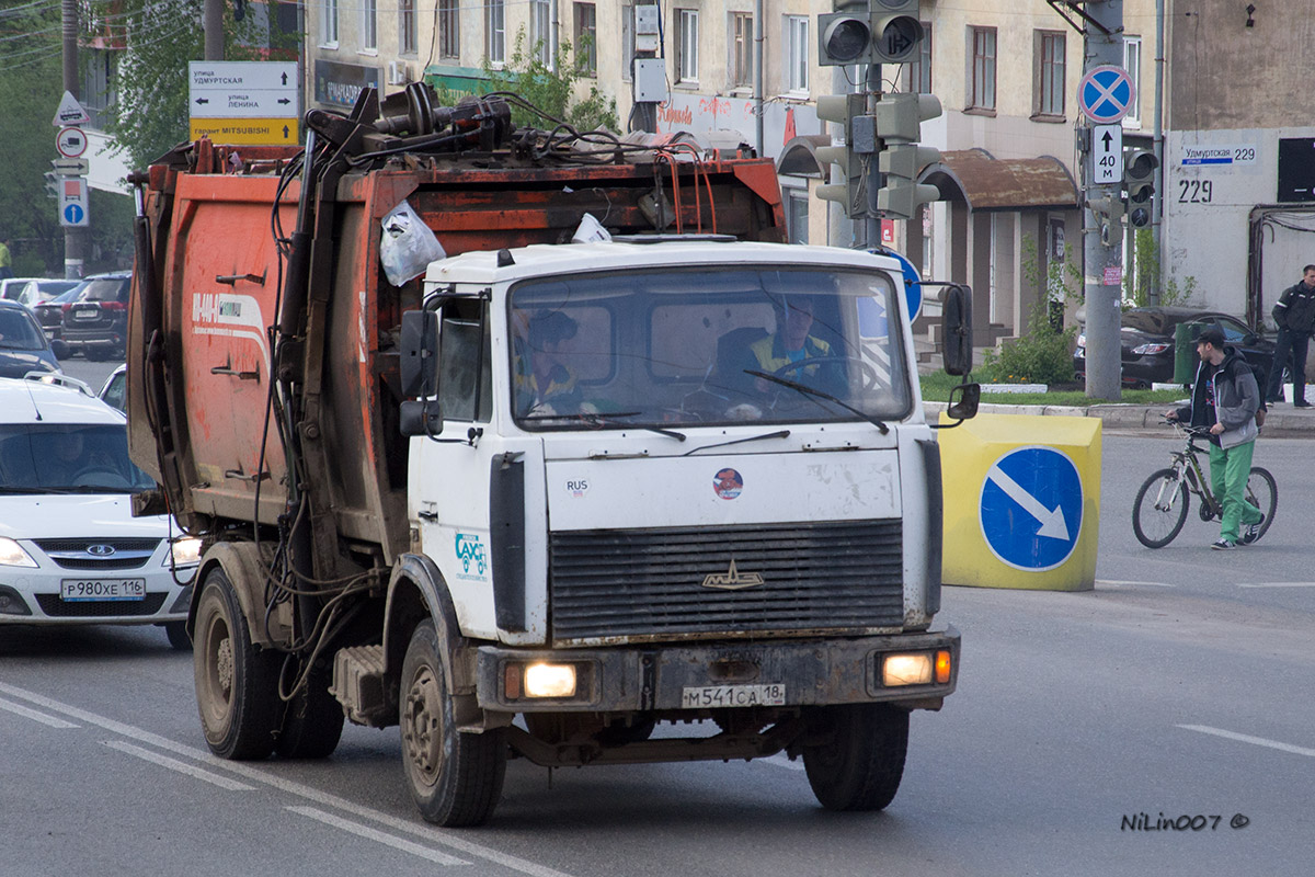 Удмуртия, № М 541 СА 18 — МАЗ-5337A2