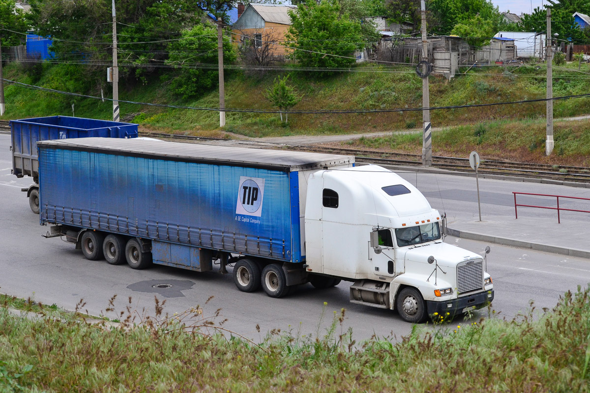 Ростовская область, № Т 119 КО 161 — Freightliner FLD 120