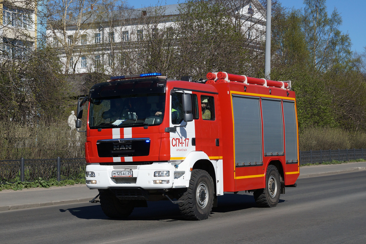 Архангельская область, № 125 — MAN TGM 18.330