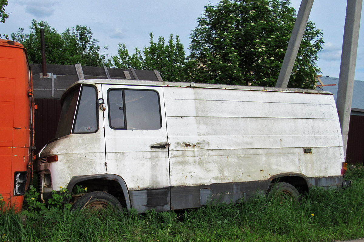 Ивановская область, № Е 827 РК 37 — Mercedes-Benz T2 ('1967) 407