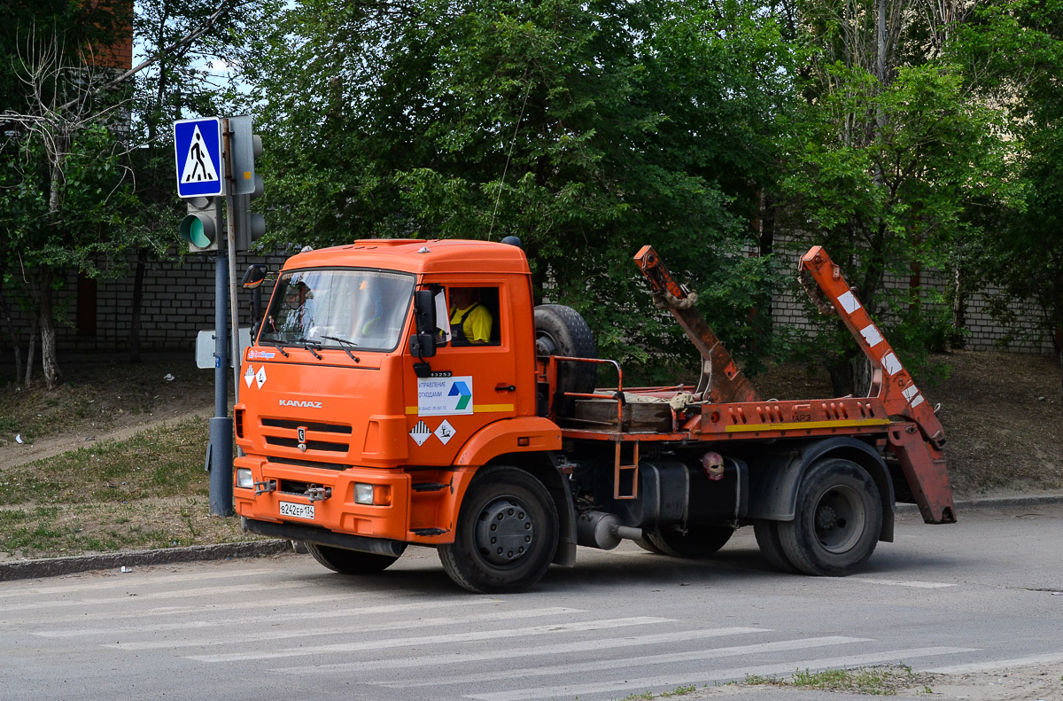 Волгоградская область, № В 242 ЕР 134 — КамАЗ-43253-R4(28)