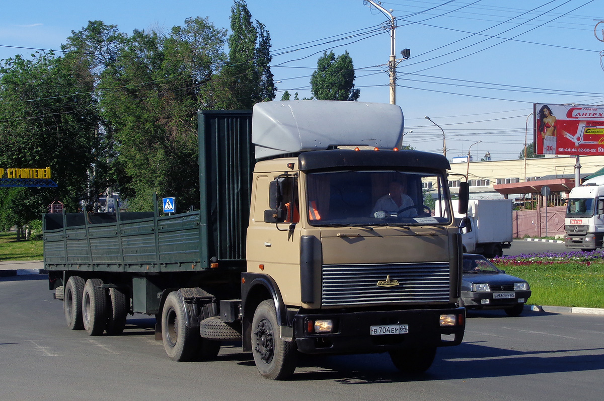 Саратовская область, № В 704 ЕМ 64 — МАЗ-54323