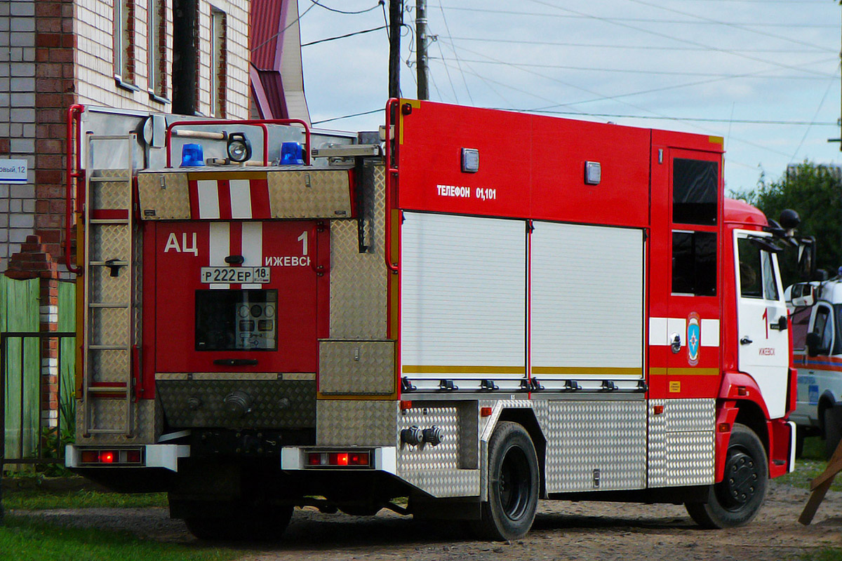 Удмуртия, № Р 222 ЕР 18 — КамАЗ-4308-H3(99)