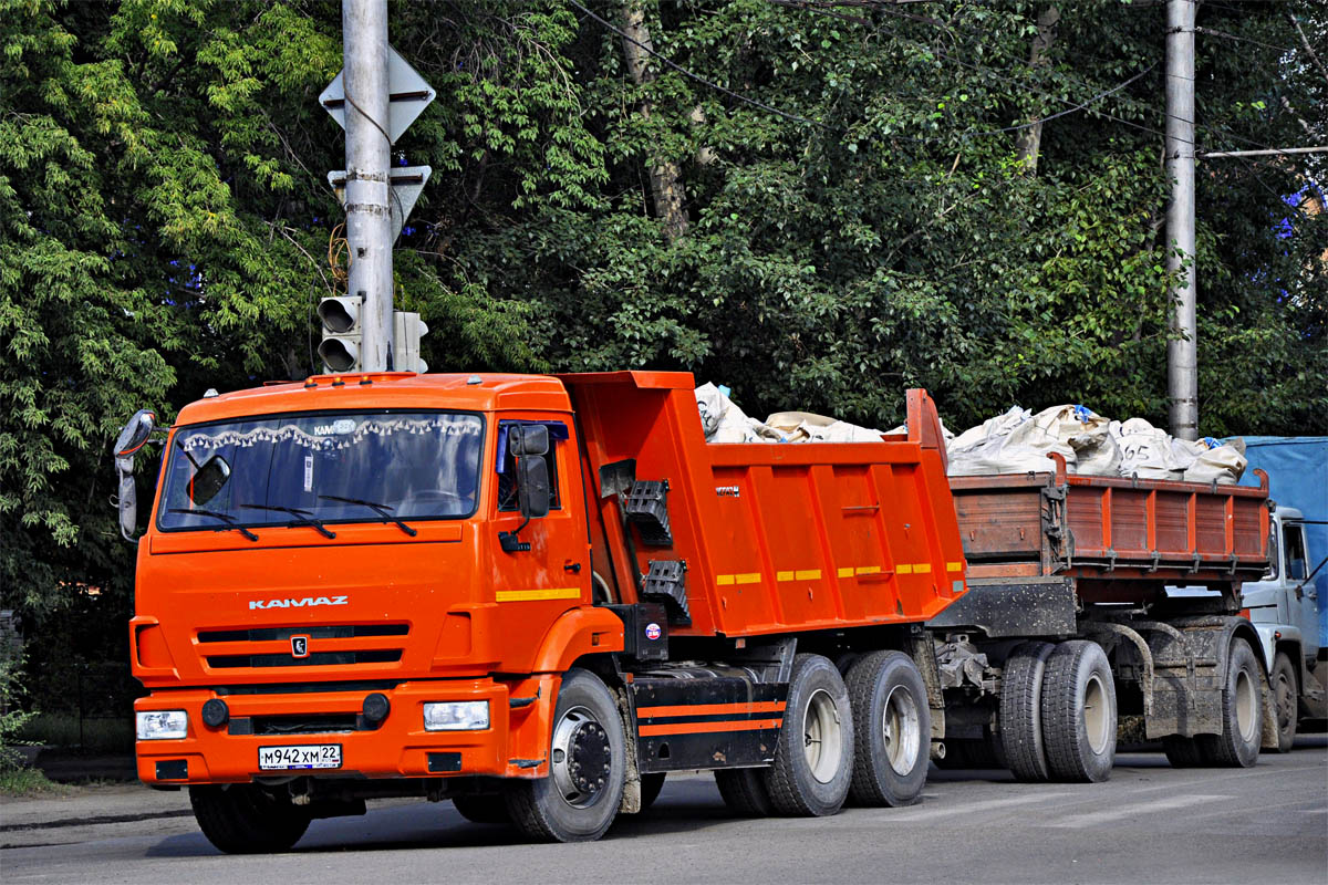 Алтайский край, № М 942 ХМ 22 — КамАЗ-65115-L4(19)