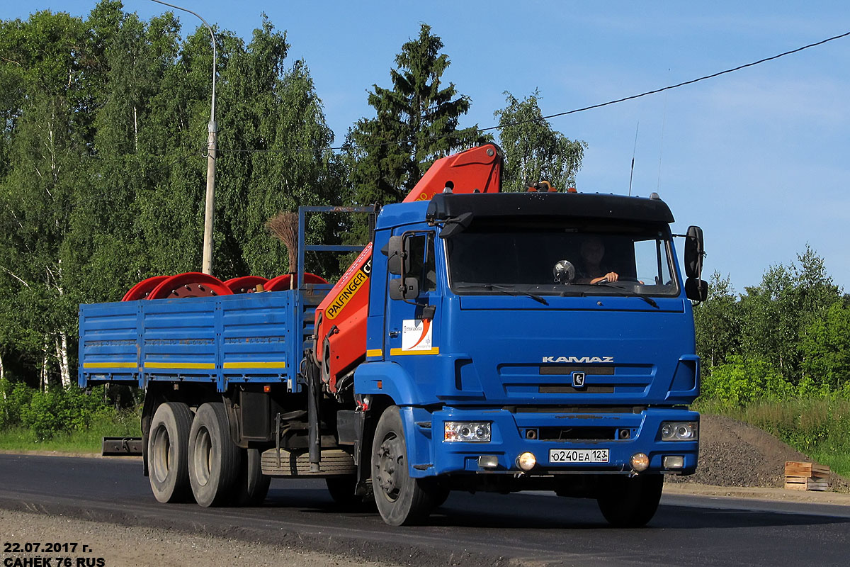 Краснодарский край, № О 240 ЕА 123 — КамАЗ-65117-N3(78)