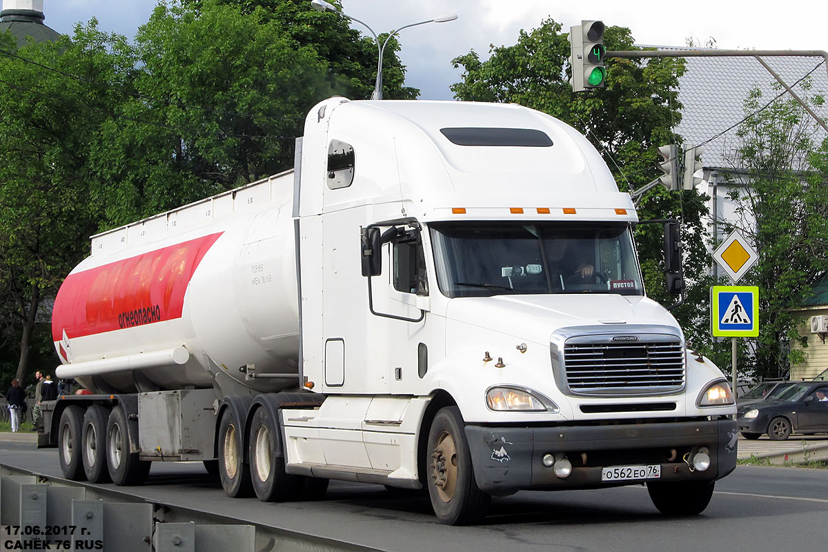 Ярославская область, № О 562 ЕО 76 — Freightliner Columbia