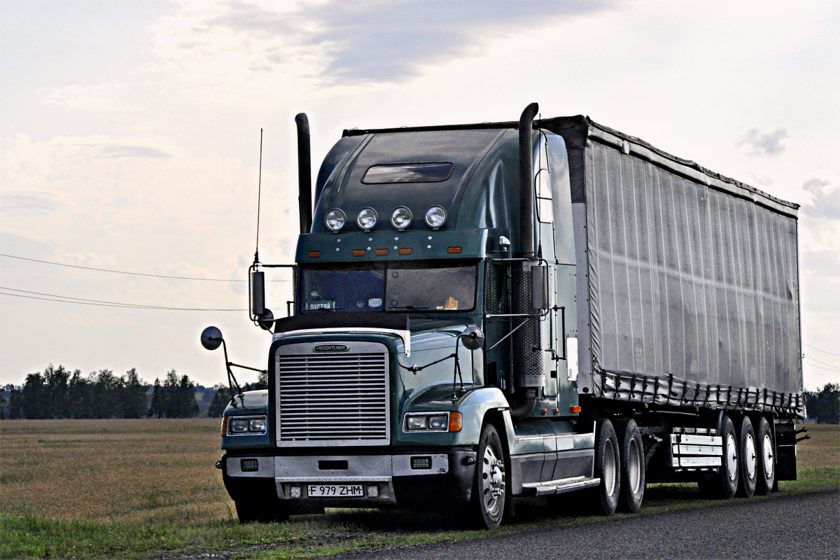 Восточно-Казахстанская область, № F 979 ZHM — Freightliner FLD 120