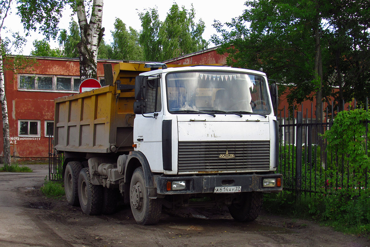 Ивановская область, № А 614 АУ 37 — МАЗ-5516 [551600]