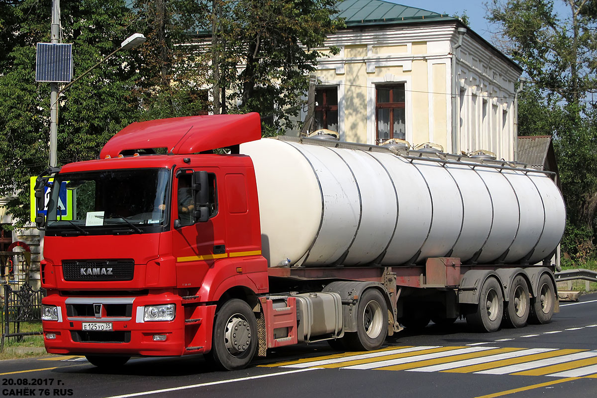 Вологодская область, № Е 125 УО 35 — КамАЗ-5490-S5(87)