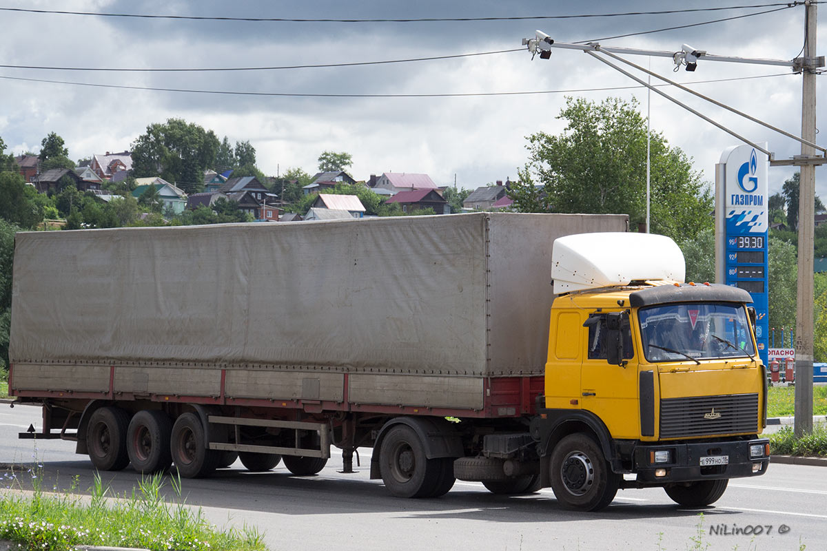 Удмуртия, № Е 999 НО 18 — МАЗ-54324