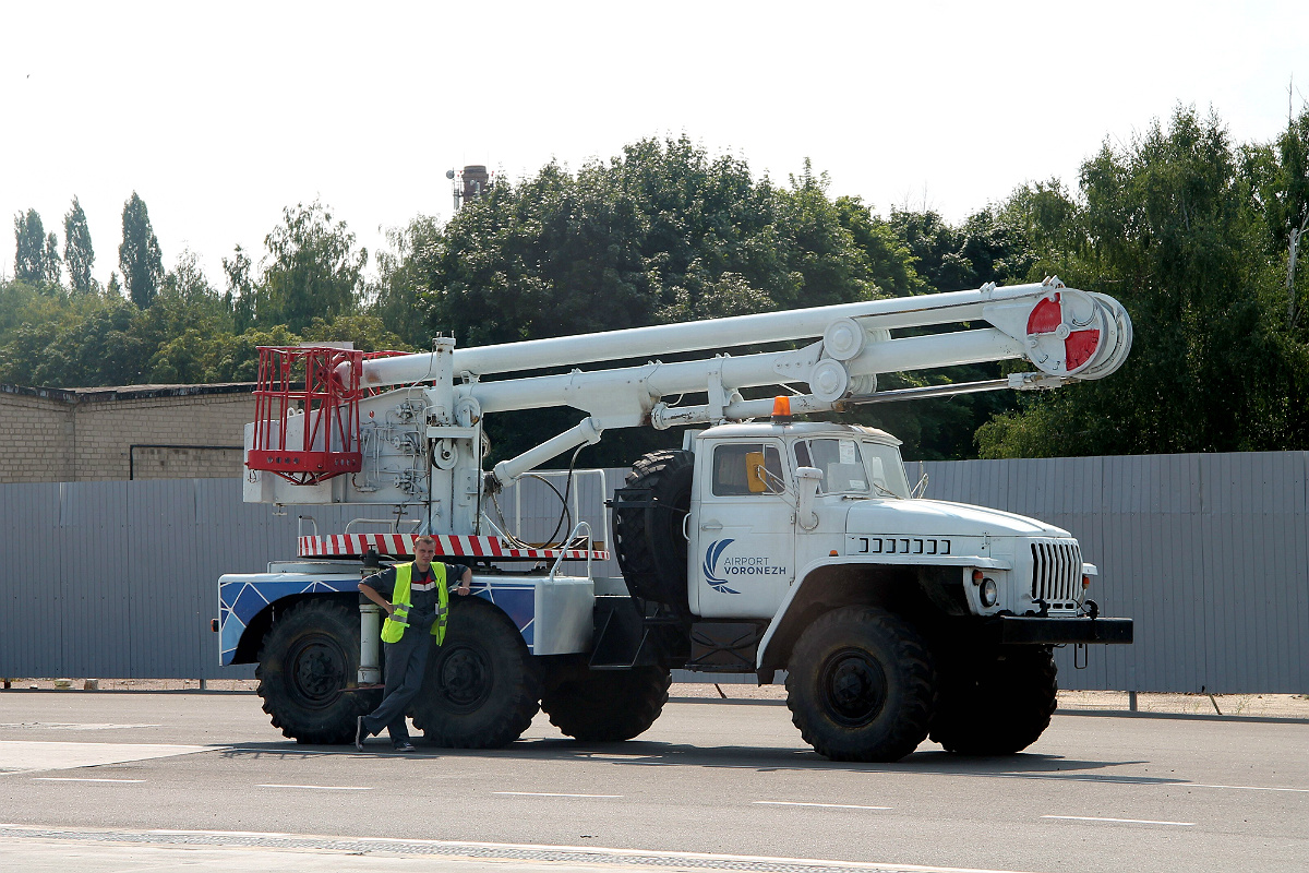 Воронежская область, № (36) Б/Н 0009 — Урал-4320 / 5557 (общая модель)