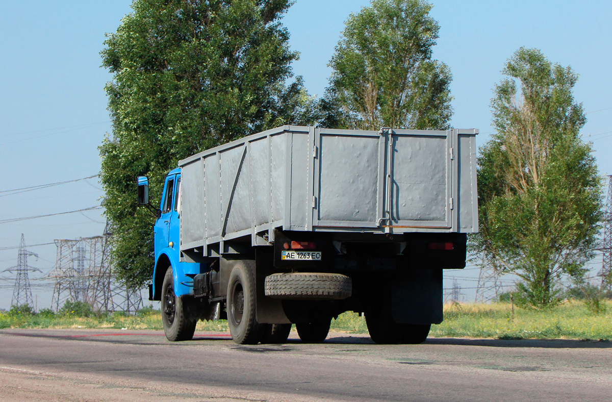 Днепропетровская область, № АЕ 1263 ЕС — МАЗ-500