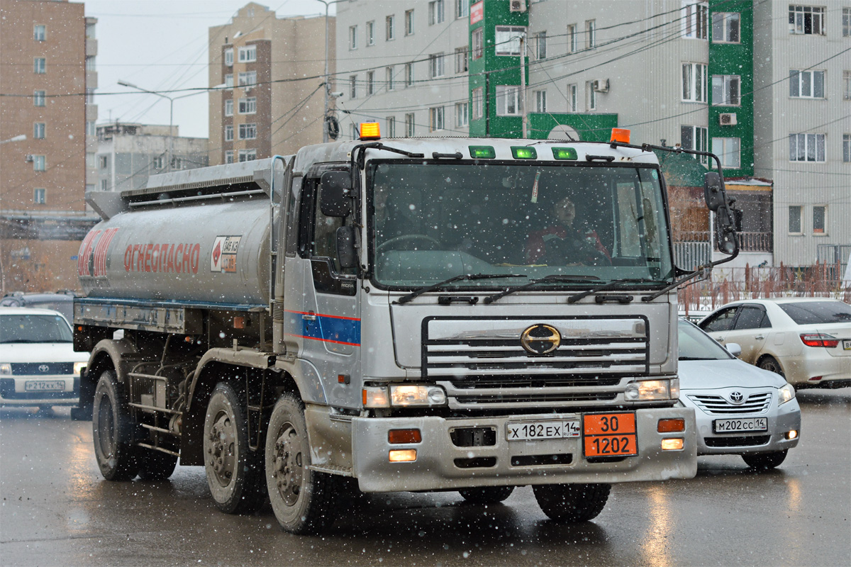 Саха (Якутия), № Х 182 ЕХ 14 — Hino Profia