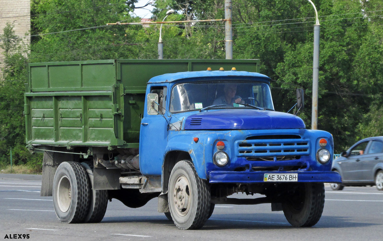 Днепропетровская область, № АЕ 3676 ВН — ЗИЛ-495710