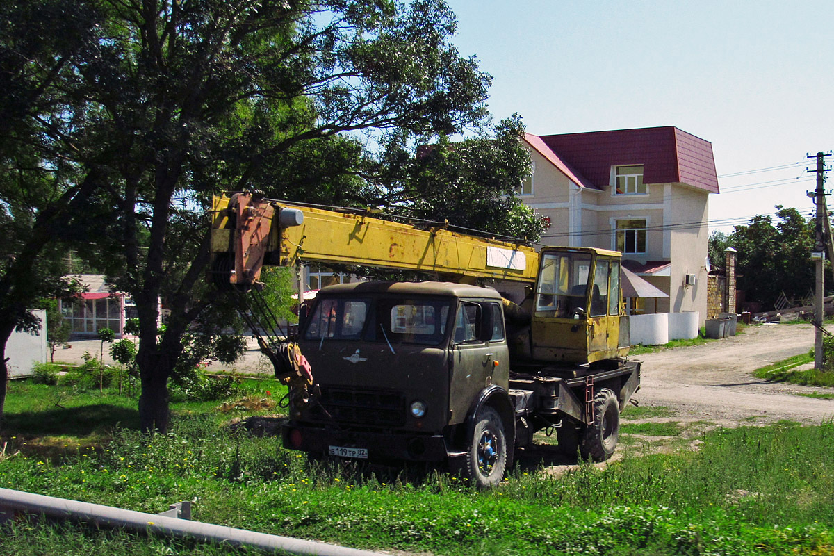 Крым, № В 119 ТР 82 — МАЗ-5334