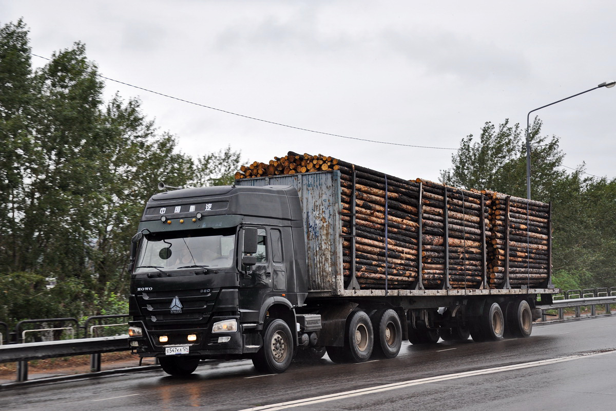 Красноярский край, № Е 547 КА 124 — Howo HW ZZ4257